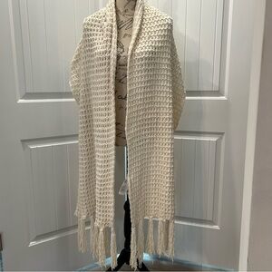 Hollister Big Knit Scarf with Fringe Ends Ivory/Cream Colored Very Soft & Cozy